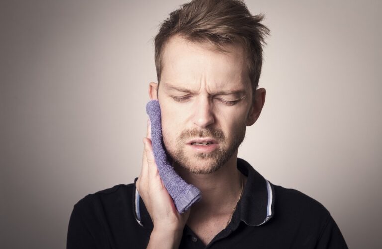 Are You Suffering From Jaw Pain? Try These Solutions Out From Well-known Chiropractors!